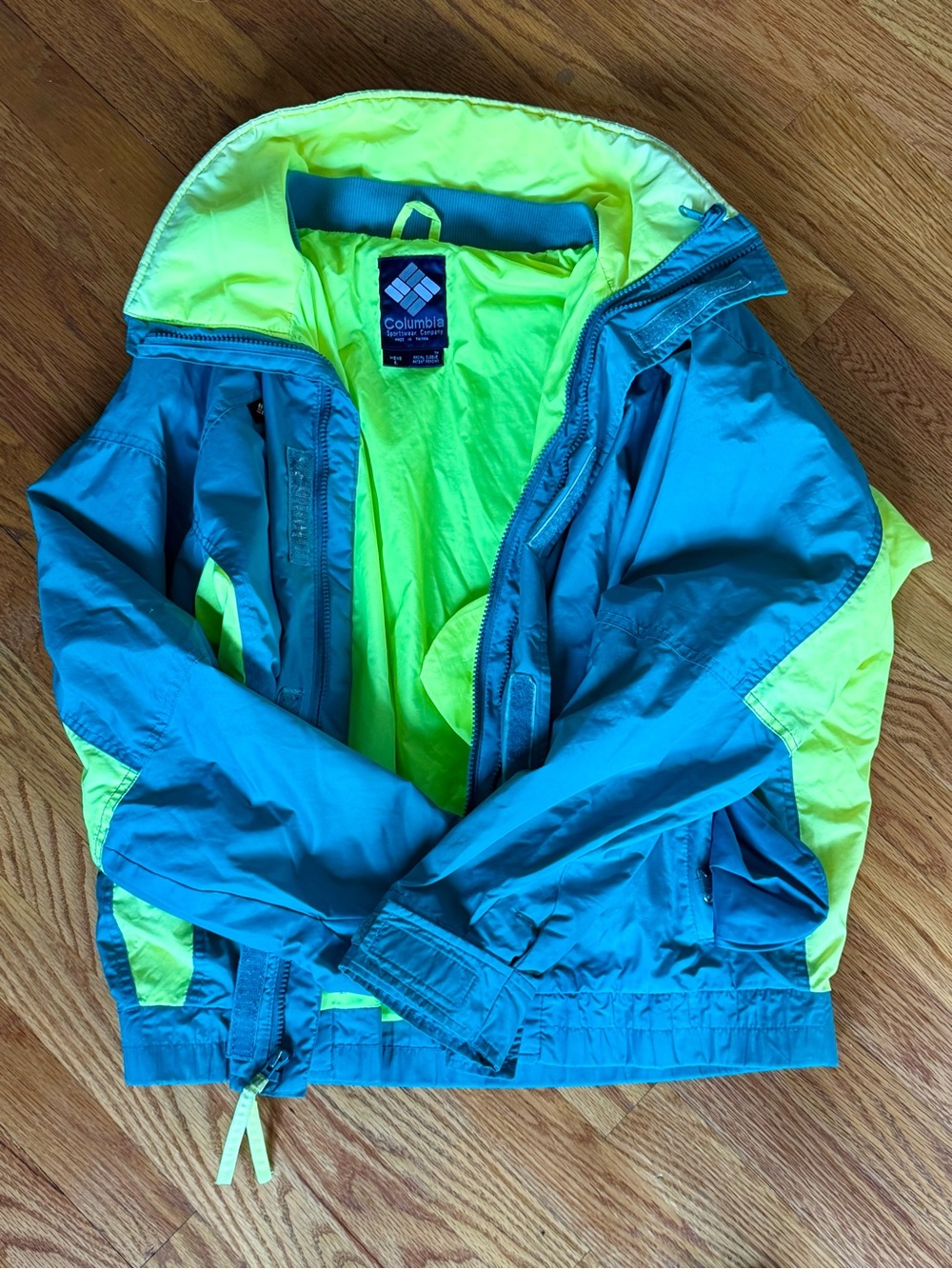 Vintage Columbia bugaboo men’s Blue and Neon Yellow ski jacket and pants